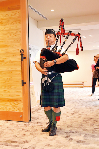 奏　者：山形 道弘（MICHIHIRO YAMAGATA）